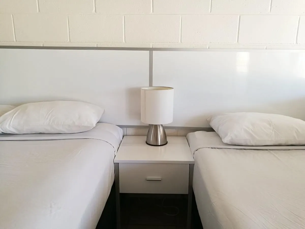 Augathella Motel & Caravan Park 3*,